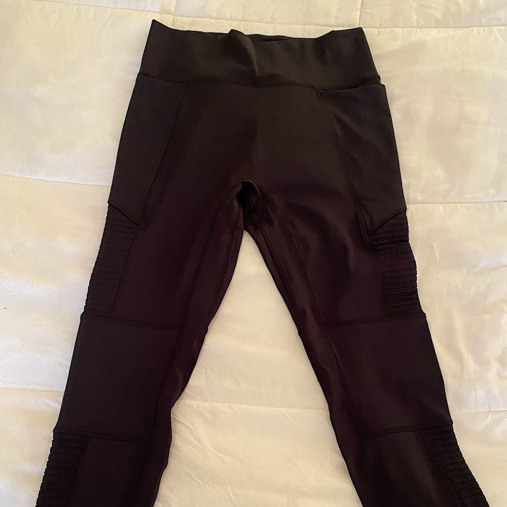 Athletic leggings